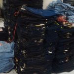 proses packing konveksi celana jeans bandung
