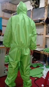 Konveksi baju APD/Hazmat bahan ZN warna hijau melon bagian belakang
